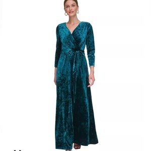 Luxurious Teal Velvet Long Sleeve Dress